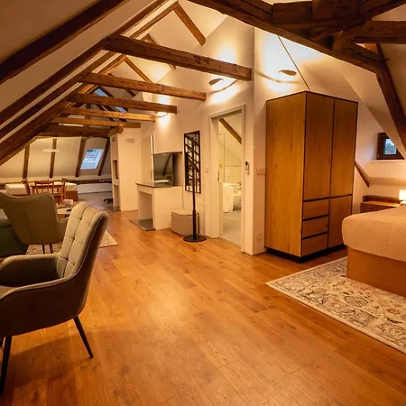 Latran 98 By Lh Apartmanhotel Český Krumlov