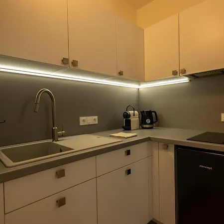 Aparthotel Latran 98 By Lh 3*